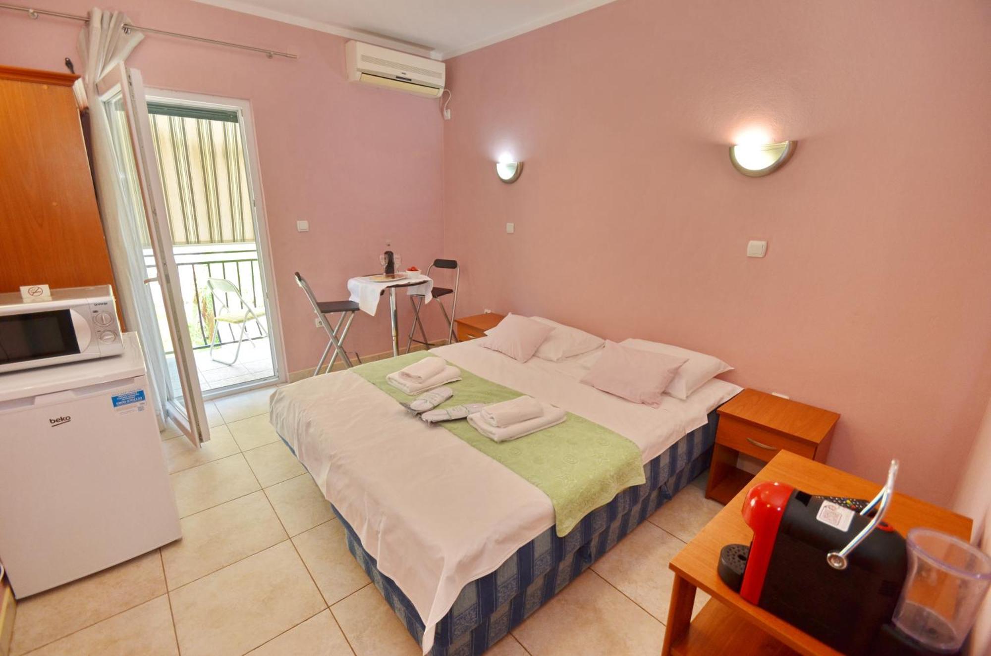 Apartments Dinko Zifra Tivat Eksteriør billede