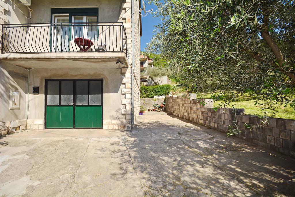 Apartments Dinko Zifra Tivat Eksteriør billede